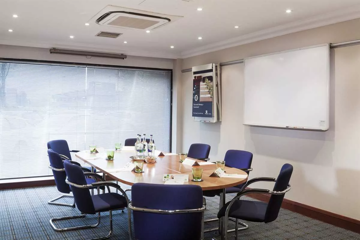 Rouken Suite at Holiday Inn Glasgow Airport in Glasgow