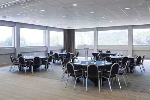 Berkshire Suite 4 1 room hire layout at Holiday Inn Maidenhead/Windsor