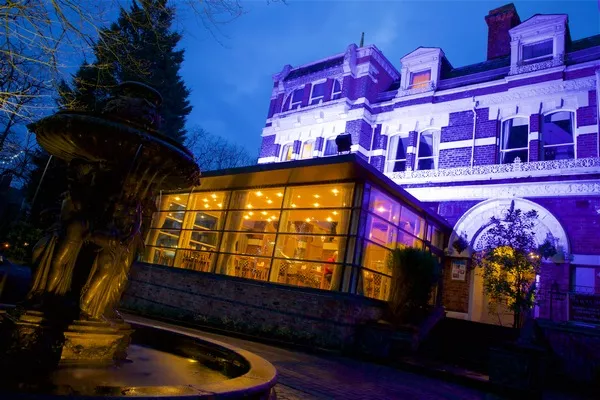 New Year’s Eve Masquerade Ball 2025 at Liverpool Aigburth Hotel | Sure Collection by Best Western