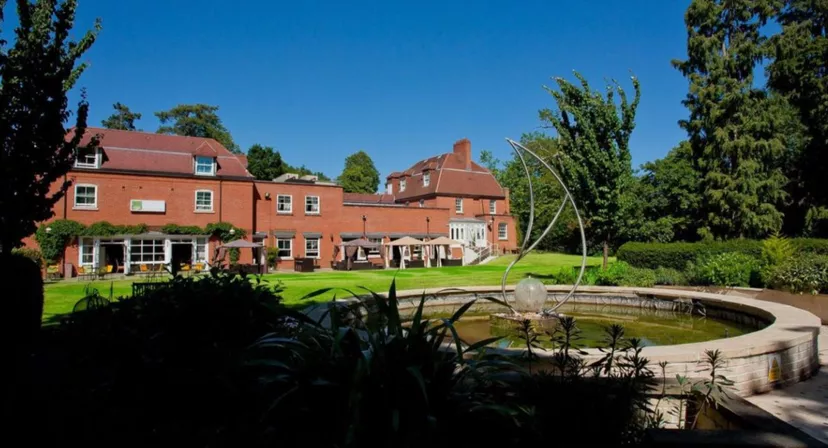 Pinewood Hotel