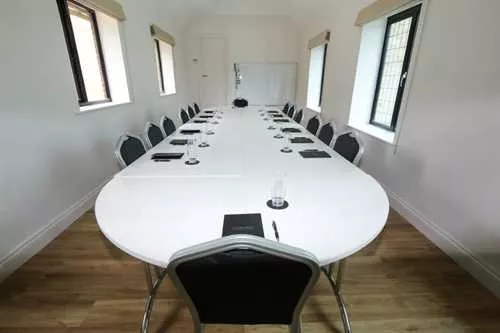 Syndicate Room