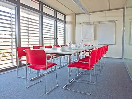 Meeting Room 5 1 room hire layout at Regus Luton, Great Marlings