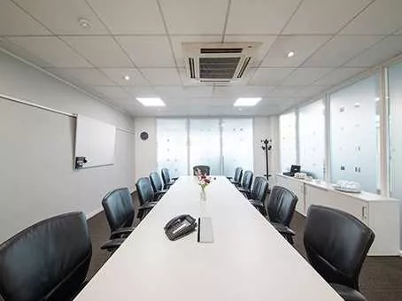 (HD) Oceana 1 room hire layout at Regus Southampton Airport
