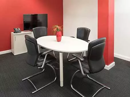 Paris 1 room hire layout at Regus Reading Theale