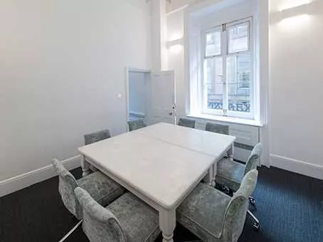 CM 312 1 room hire layout at Regus Manchester King Street
