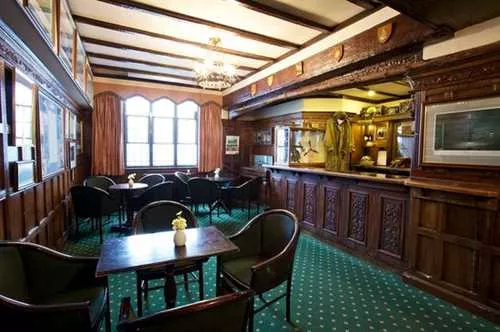Squadron Bar