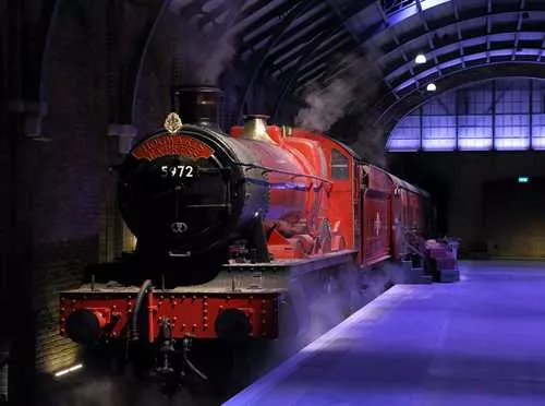 Platform 9 3/4 1 room hire layout at Warner Bros. Studio Tour London - The Making of Harry Potter