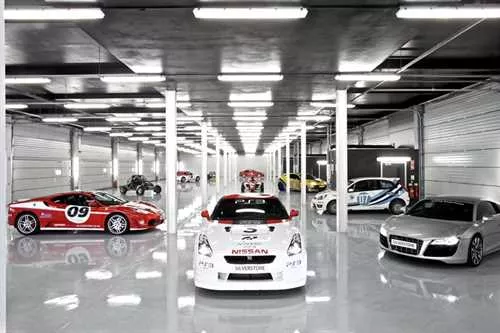 Pit Garages