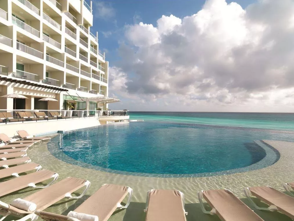 Sun Palace