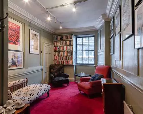 Belleville Room