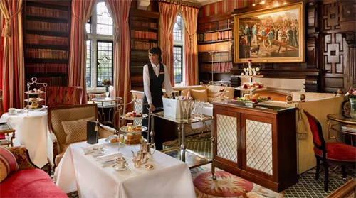 Park Lounge at The Milestone Hotel and Residences