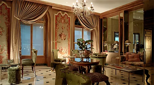 Le Petit Salon at Hotel D'Angleterre