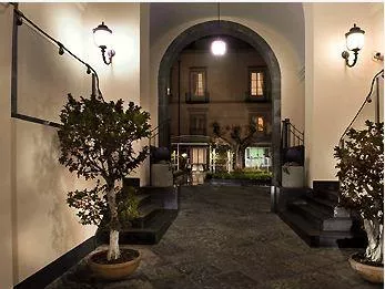 Palazzo Caracciolo Napoli