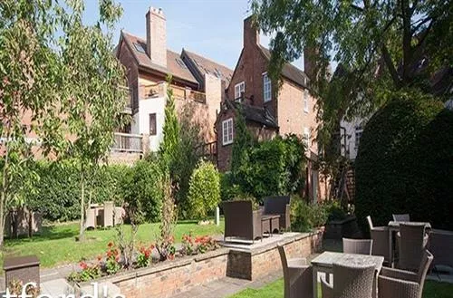 Falcon Hotel