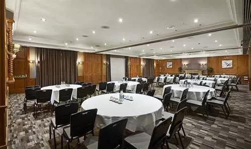 Library Suite at DoubleTree by Hilton Hotel Southampton