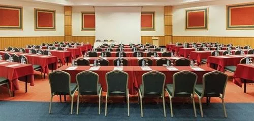 Maritim Pine Beach Resort