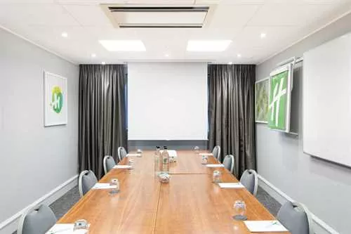 Henry VIII Suite 1 room hire layout at Holiday Inn Hemel Hempstead M1 J8