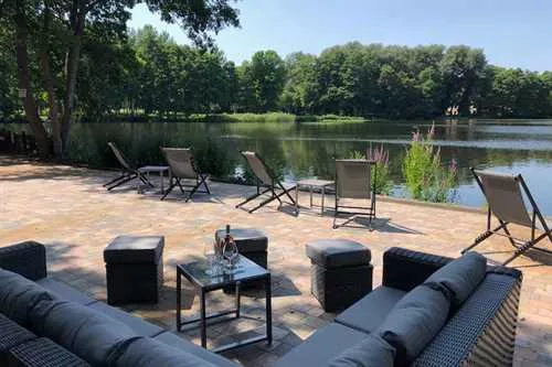 The Island Bar at Silvermere Inn on the Lake