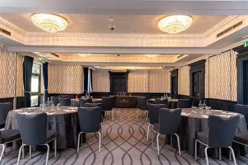 Simon Suite at Pendley Manor Hotel