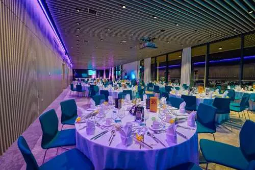 Oak Suite