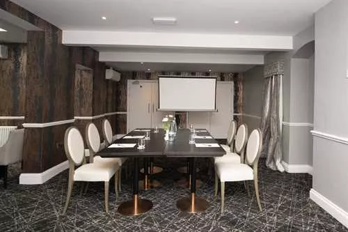 Irish Guards Room at Thames Riviera Hotel