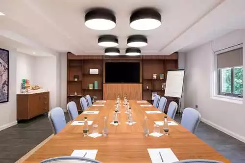 Lulu 1 room hire layout at Courtyard by Marriott Glasgow Airport