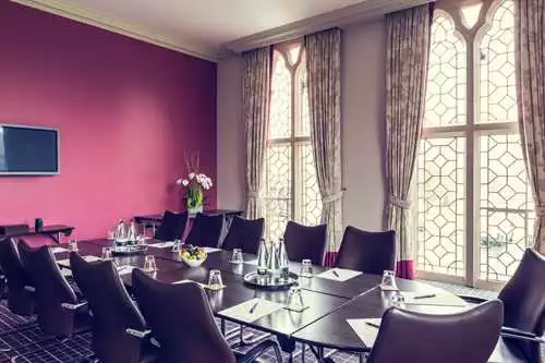D'Eivile at Walton Hall Hotel by Sunday