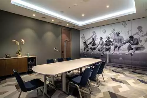 Meeting Room 2 1 room hire layout at Courtyard by Marriott Oxford South