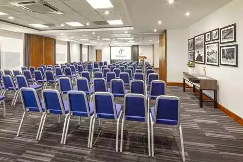Concorde Suite at Holiday Inn London - Gatwick Airport 