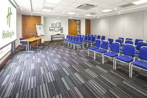 Lancaster Suite at Holiday Inn London - Gatwick Airport 