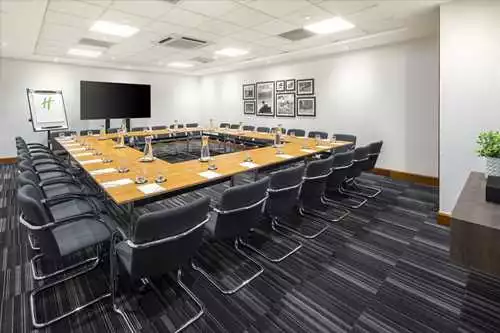 Spitfire Suite at Holiday Inn London - Gatwick Airport 
