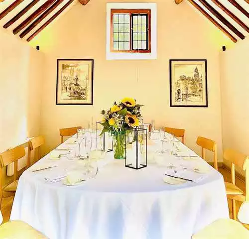 The Willow 1 room hire layout at