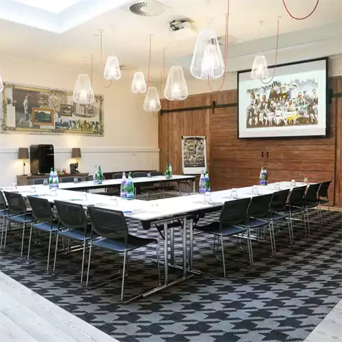 Earn Room