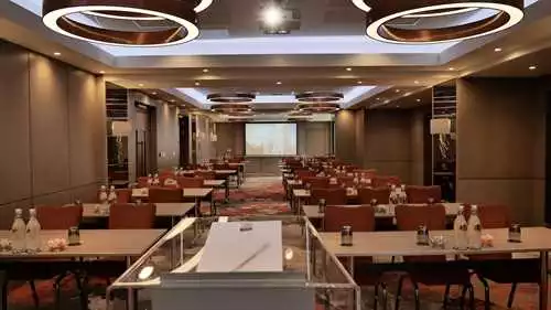 Piccadilly 1 room hire layout at