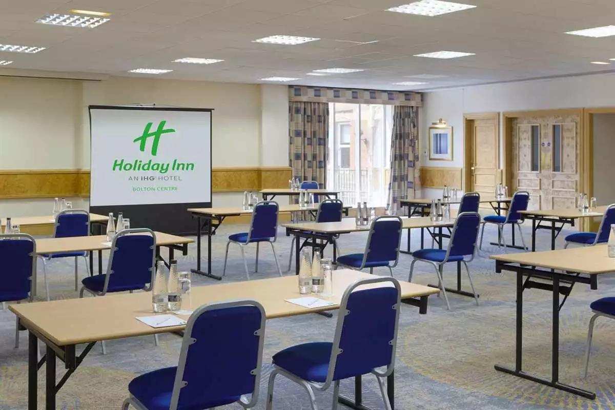 Ashton Suite at Holiday Inn Bolton Centre - Cloisters in Bolton