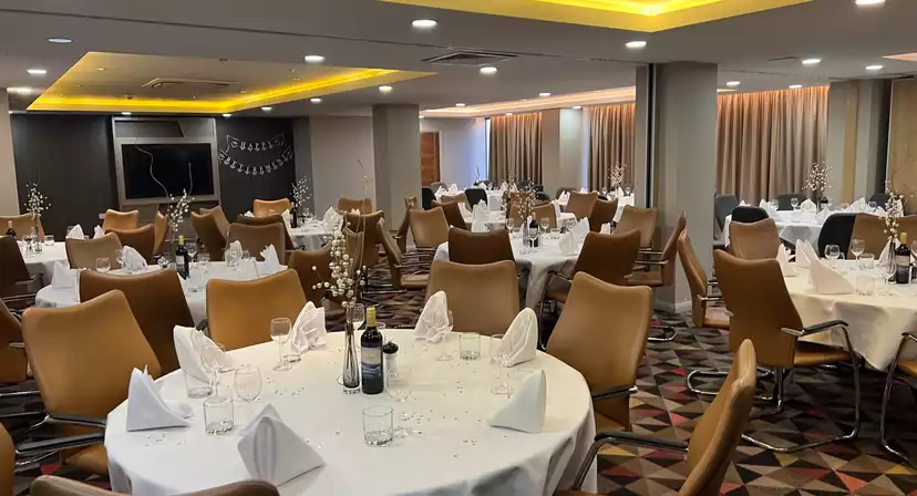 Holiday Inn Watford Junction Christmas Parties 2024