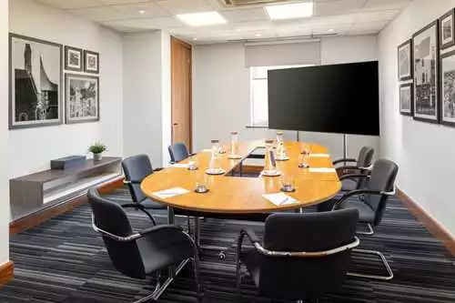 Challenger Suite at Holiday Inn Reading - South