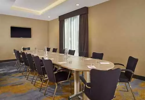 Venn Suite at DoubleTree by Hilton Hull