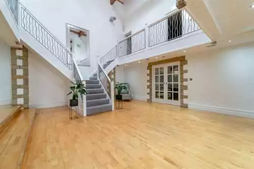 Hunters Oak Retreat 1 room hire layout at