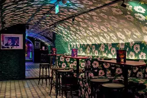 Green Rose Room