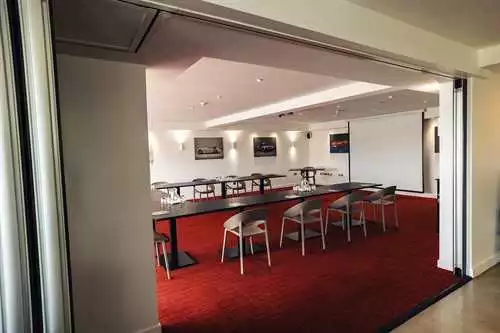 Napier 1 room hire layout at
