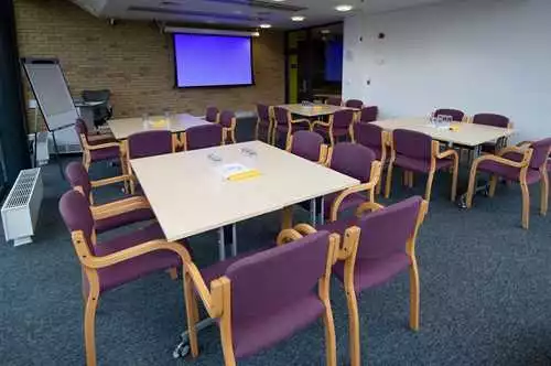 HDTI 2F Room