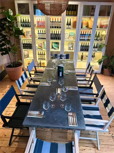 Captain's Table