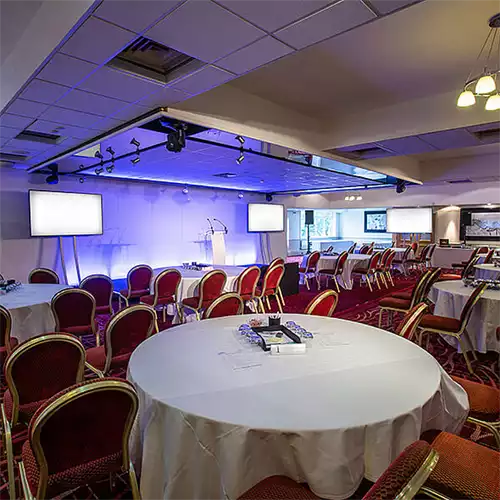 Hamilton Suite at Drayton Manor Theme Park & Hotel