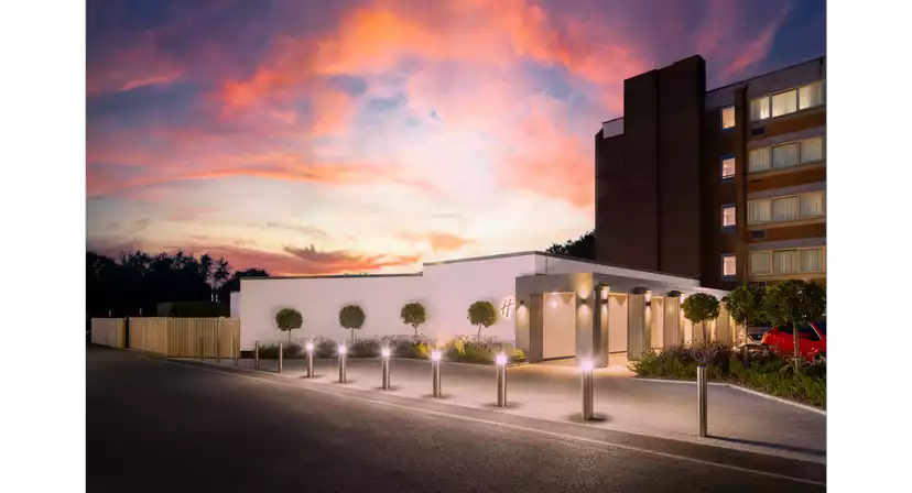 Holiday Inn London - Gatwick Airport  Christmas Parties 2025