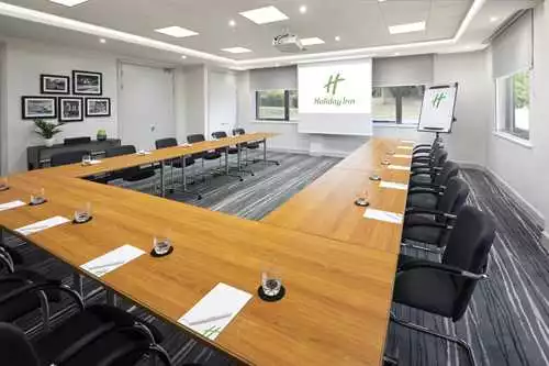 Broughton One Suite at Holiday Inn Aylesbury