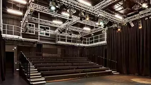 G08 Bulmershe Theatre at Venue Reading