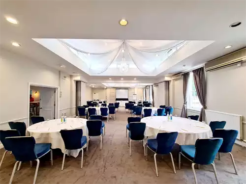 The Stapleton James 1 room hire layout at Warbrook House