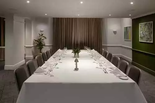Queen's Suite at Holiday Inn Farnborough
