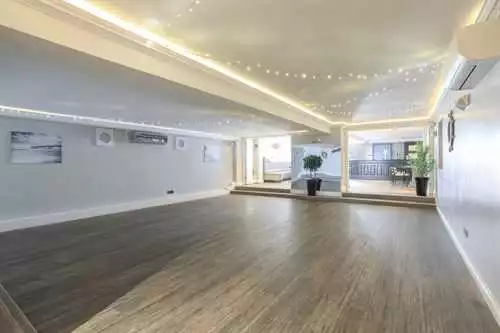 Lower Deck Suite at Harbour Hotel Christchurch